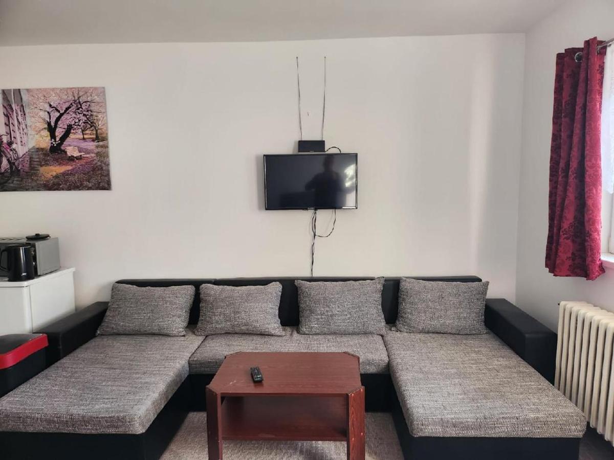 Homestay U Hanky Zdiby Bagian luar foto