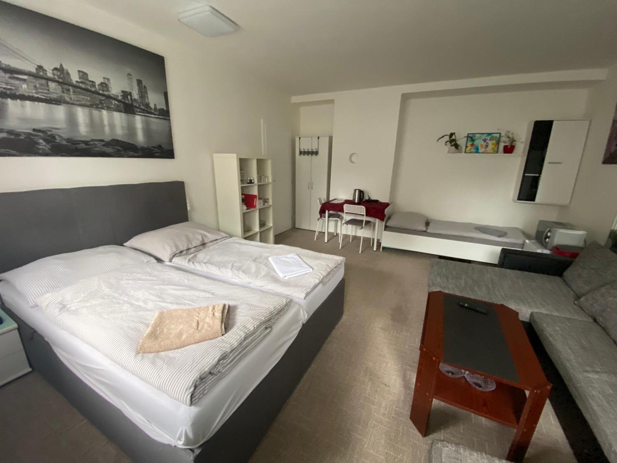 Homestay U Hanky Zdiby Bagian luar foto